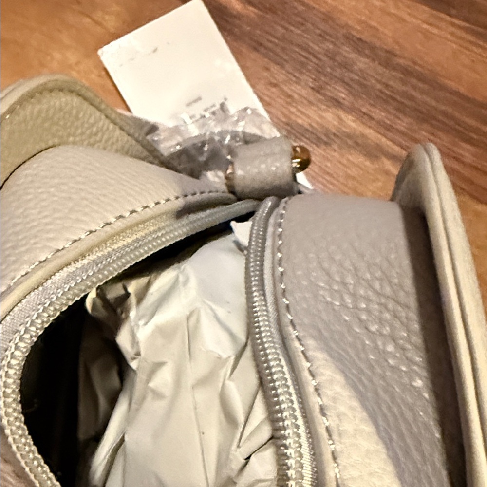 JM Pebble Leather Crossbody Bag in Light Gray - Picture 4 of 4